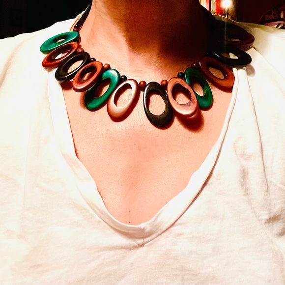 Vintage Nut seed Over dyed oval necklace. Absolutely stunning. Pristine. - Picture 5 of 8